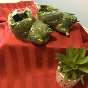 6/$25-Boy Toddler Swiggles House/Bedroom Shoes